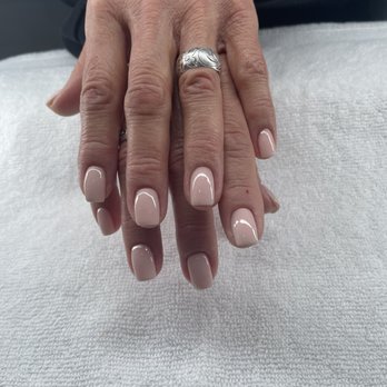 Chrome accent nails with a mirrored finish